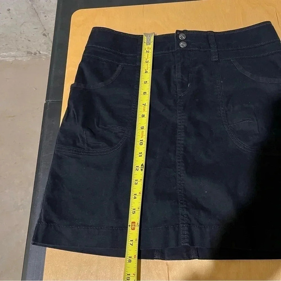 Athleta Everyday Skirt Black Snap Pockets Women’s Size 6 - Picture 8 of 9